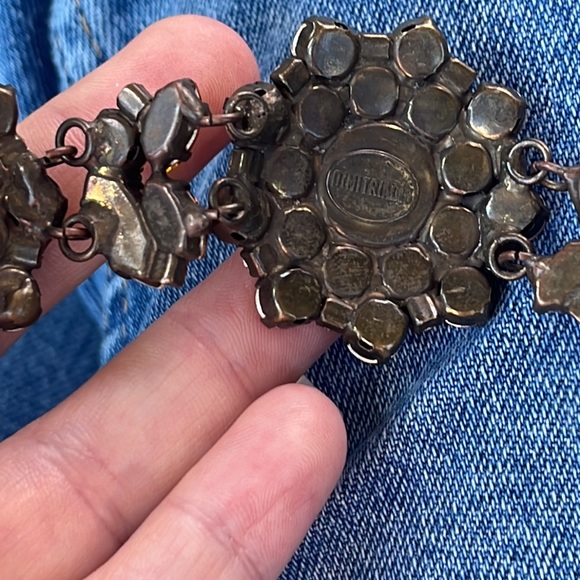 STUNNING Dimitriadis Glass Rhinestone & Resin Flower Bracelet - Picture 4 of 4